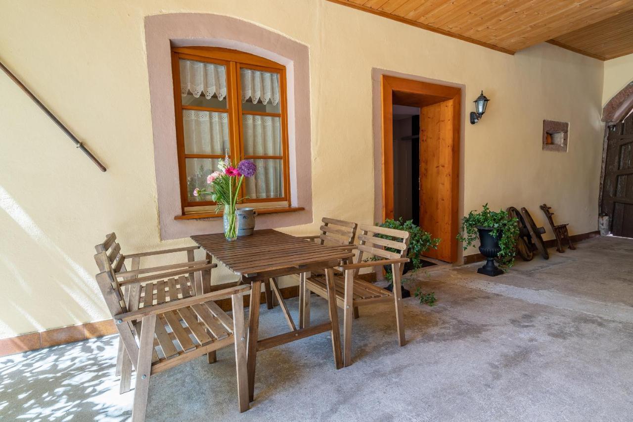 La Cour St-Fulrad - Les Suites Сен-Иполит Екстериор снимка